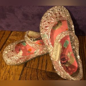 Size 3 jellie-similar shoes